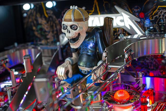 Stern Pinball x Metallica Remastered - 2024 Premium Model, 